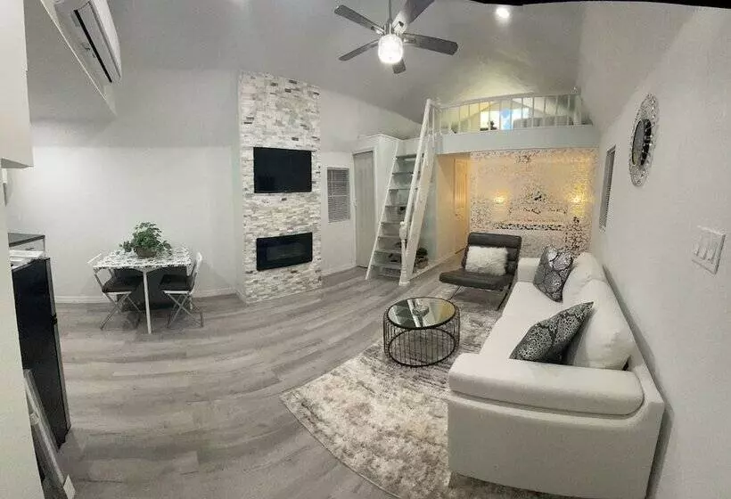 Aamiaismajoitus (B&B) The Tiny Cottage In The Springs