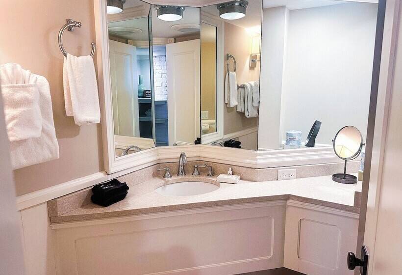 فندق Centerboard