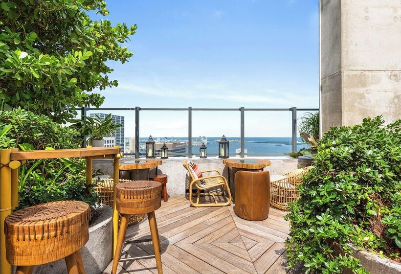 Отель East Miami Residences