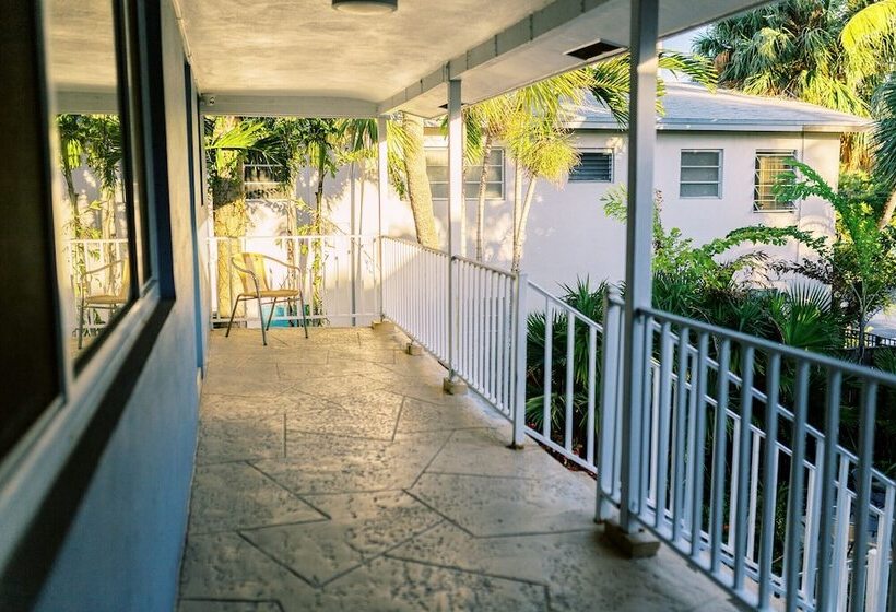 فندق Galleria Apartments By Lowkl