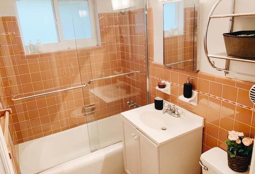 فندق Galleria Apartments By Lowkl