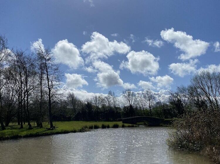 בית מלון כפרי Heywood Glamping