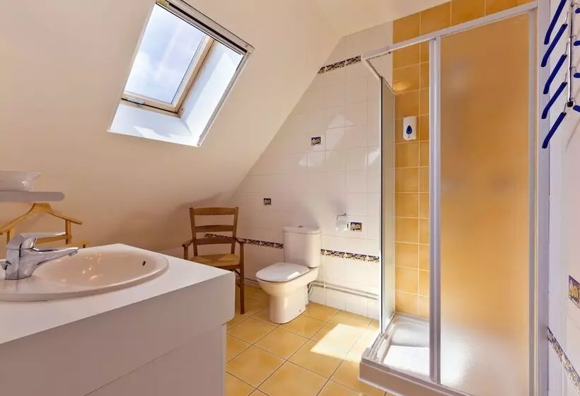 ホテル Logis L Auberge Du Bougnat