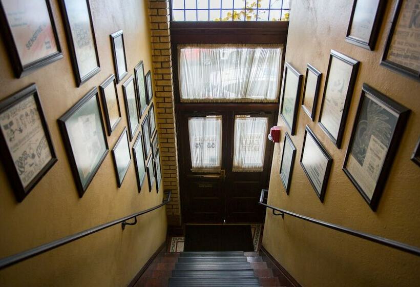 فندق Mcmenamins White Eagle