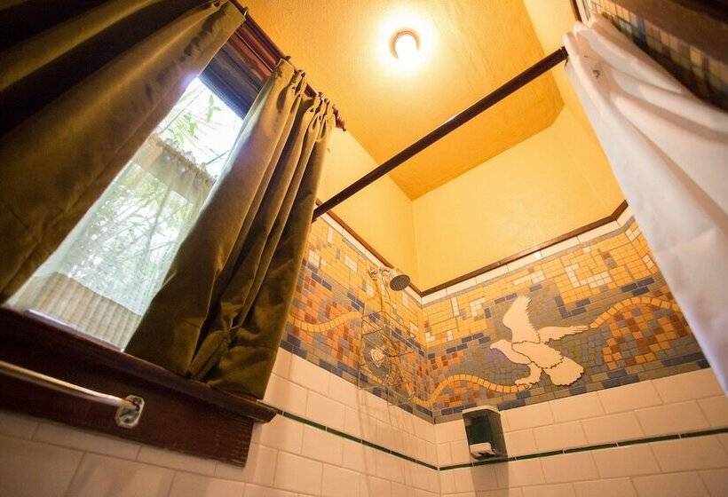 فندق Mcmenamins White Eagle