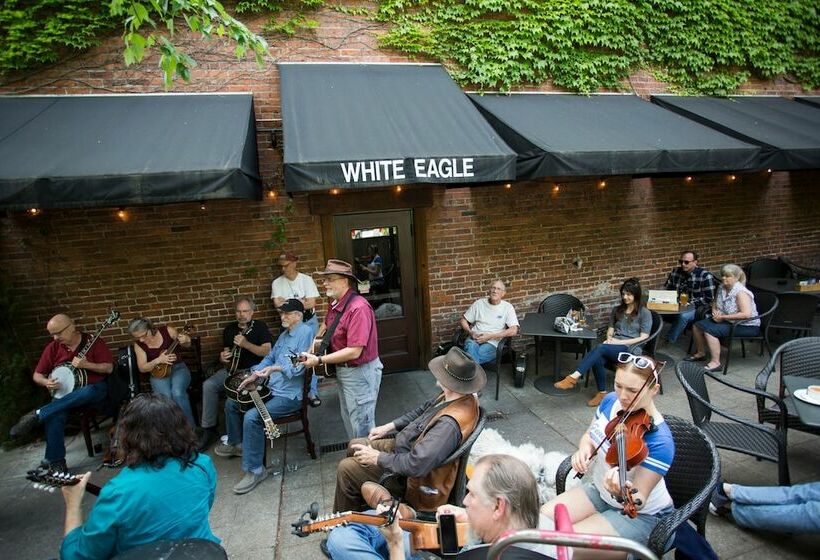 فندق Mcmenamins White Eagle