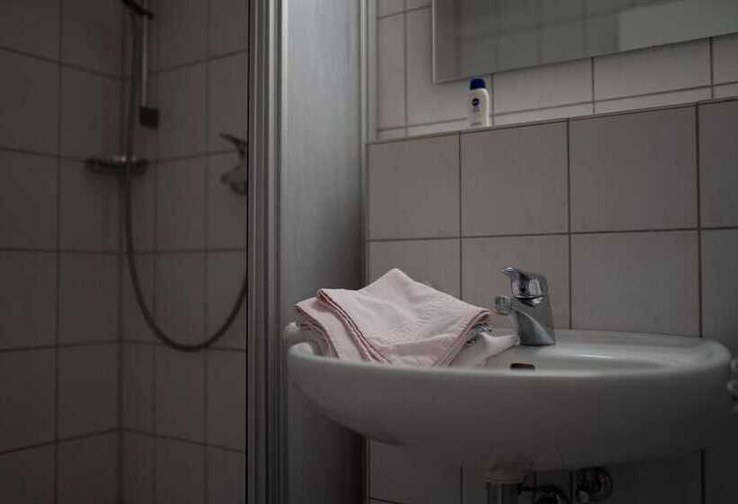 فندق Radlstadl Brauhaus Und