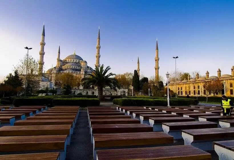 هتل Renova Turizm
