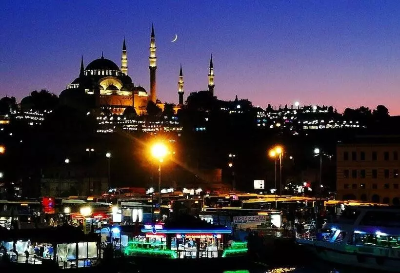 هتل Renova Turizm