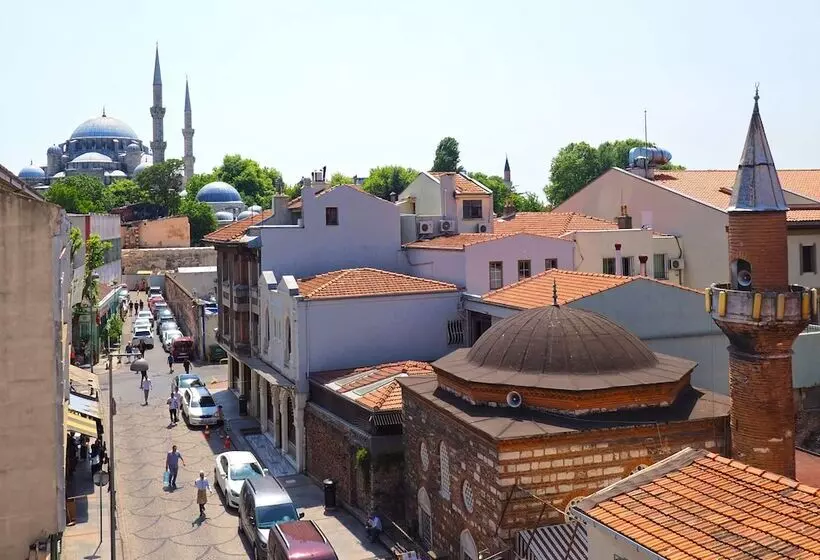 هتل Renova Turizm