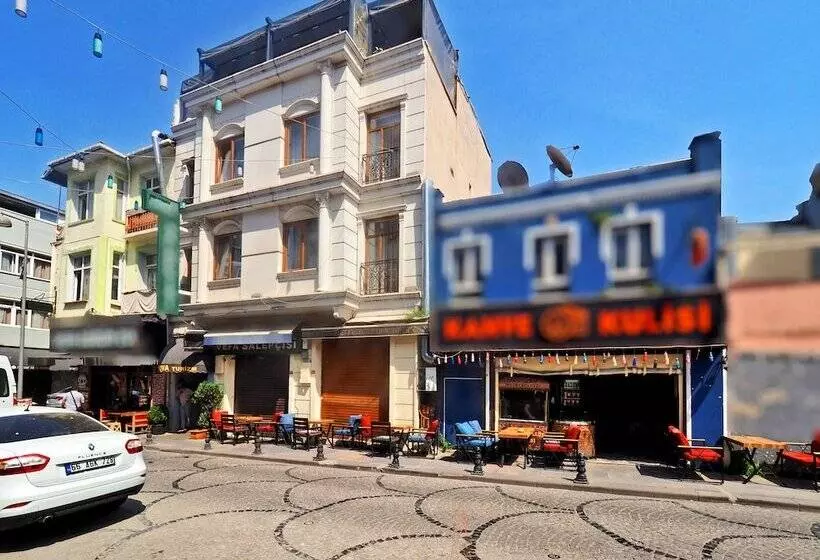 هتل Renova Turizm