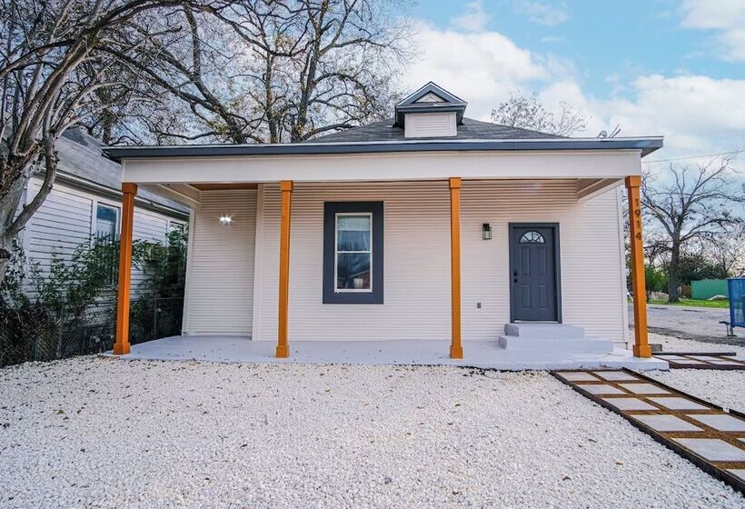 Magnificent 4br Near Famous Riverwalk And Downtown