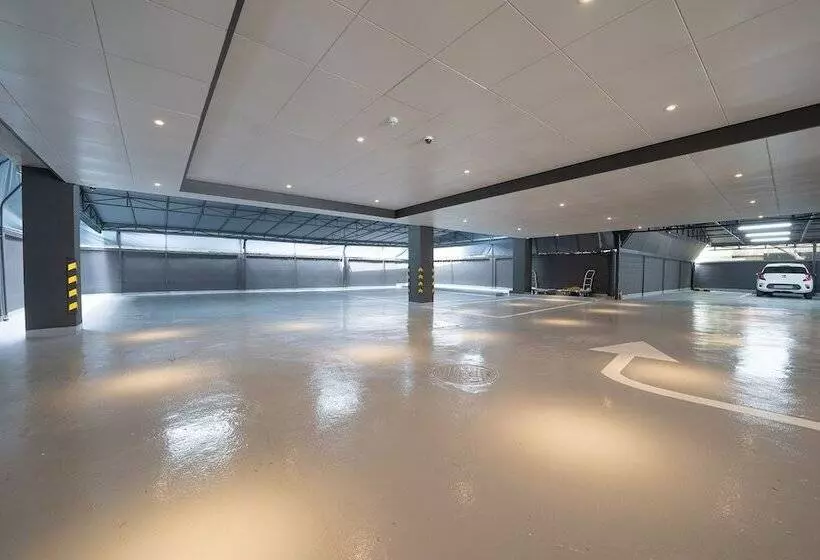 مُتل Hwagok Alice Next Door