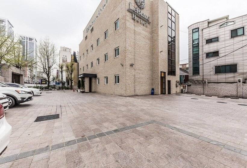 فندق على الطريق Taereung Leblanc