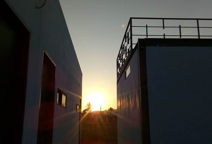 פנסיון District Eight