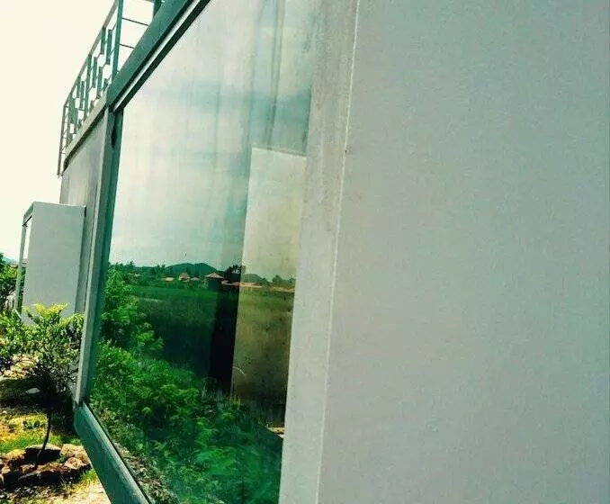 پانسیون District Eight