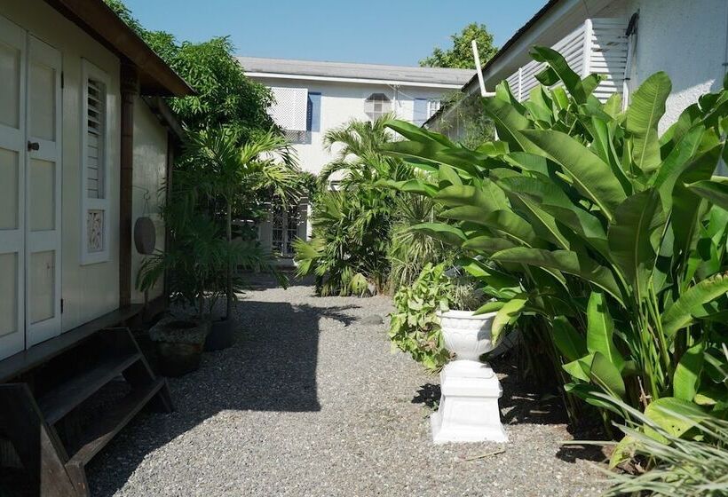 پانسیون Mikuzi