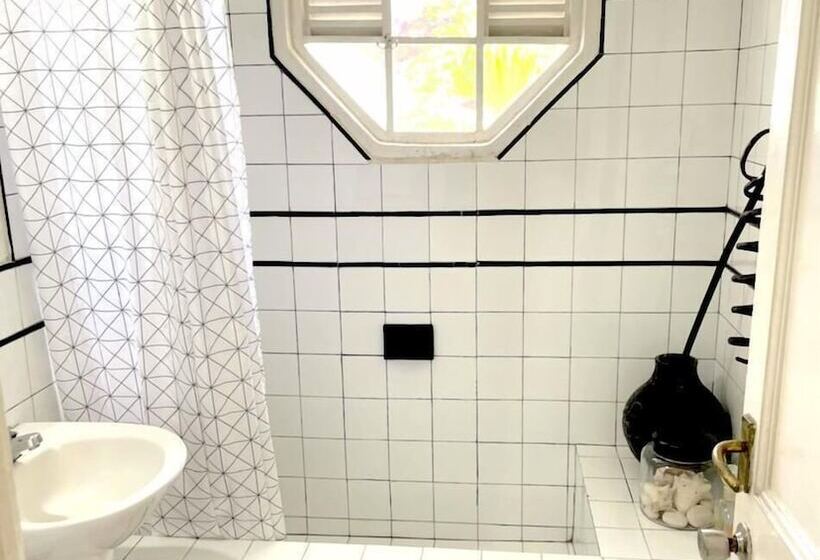 پانسیون Mikuzi