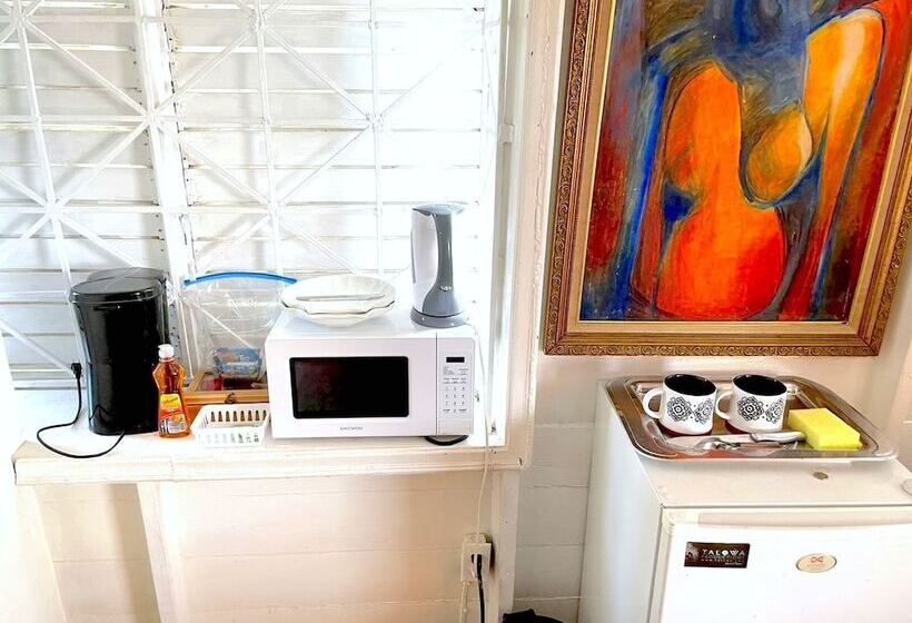 پانسیون Mikuzi