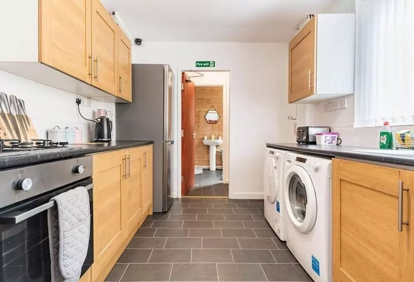 Residenssi Immaculate 4 Bed House Near Anfield And Goodison