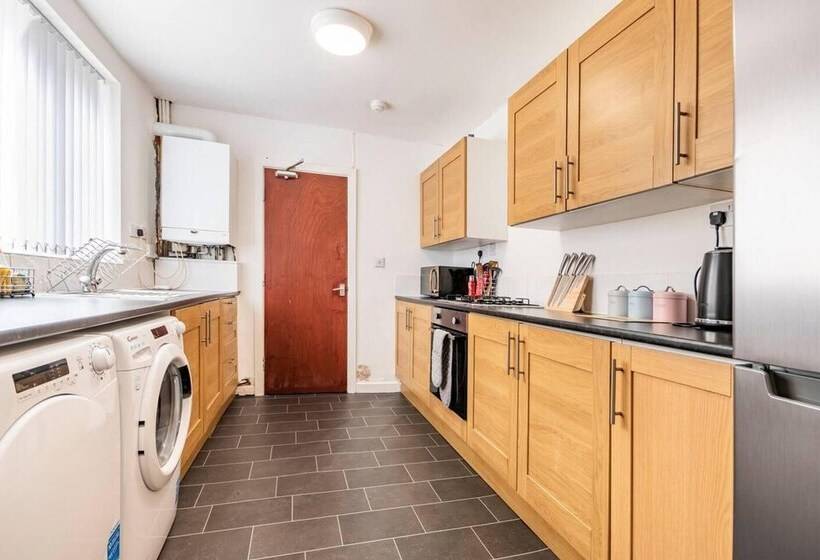 Residência Immaculate 4 Bed House Near Anfield And Goodison