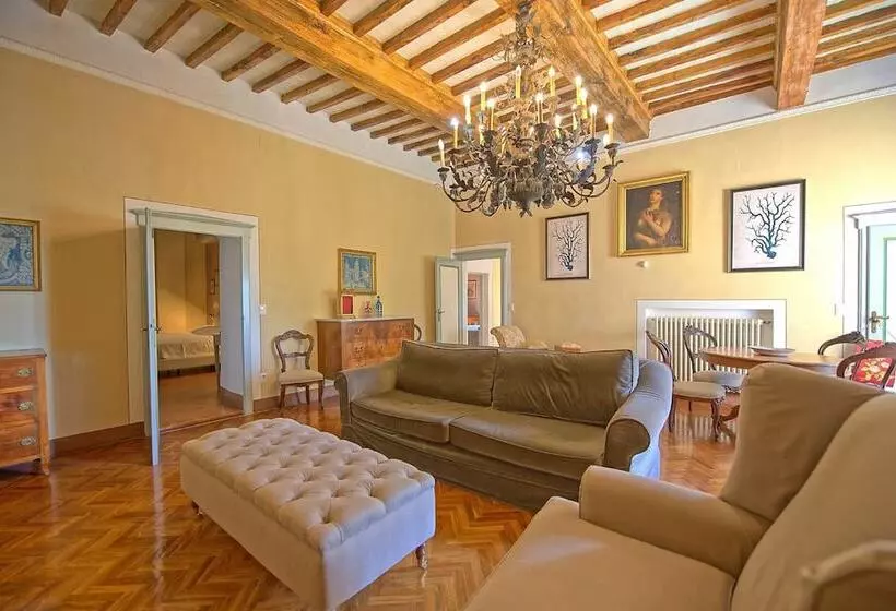 اقامتگاه Inviting 6 Bed House In Brindisi