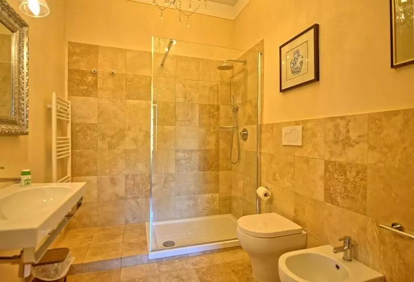 اقامتگاه Inviting 6 Bed House In Brindisi