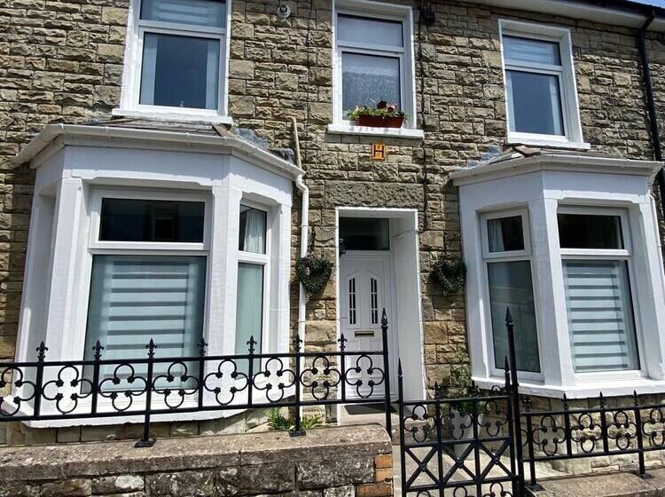 דירת נופש Lovely 3 Bed House In Bridgend 7min From Porthcawl