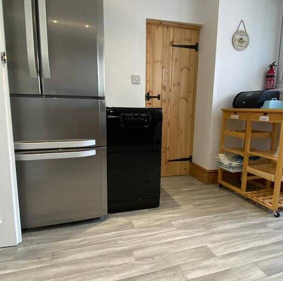 דירת נופש Lovely 3 Bed House In Bridgend 7min From Porthcawl