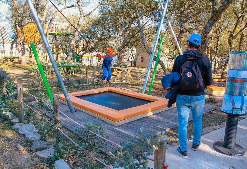 منتجع Natura Fun House & Camping