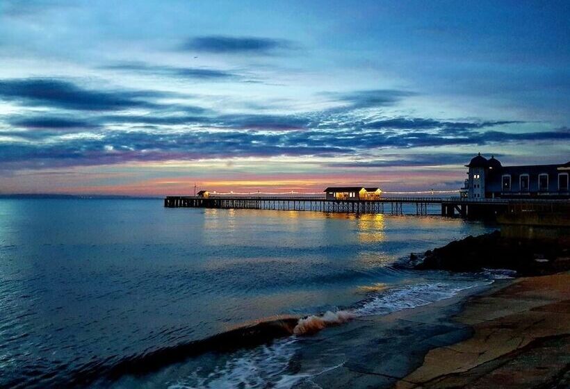 Beachcliff Hotel And Apartments