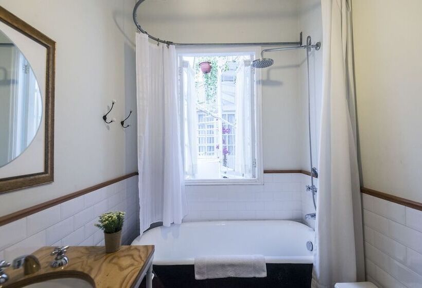 Bed and Breakfast De Autor I