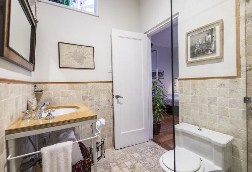 Bed and Breakfast De Autor I