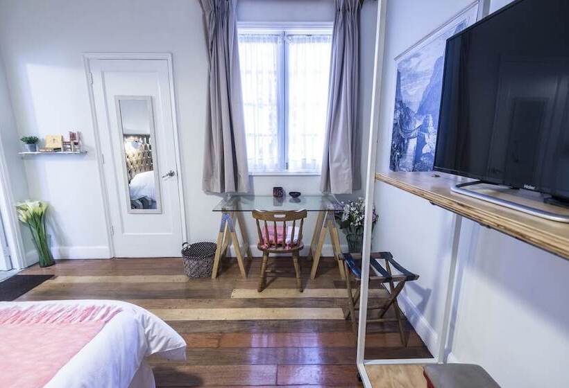 Bed and Breakfast De Autor I