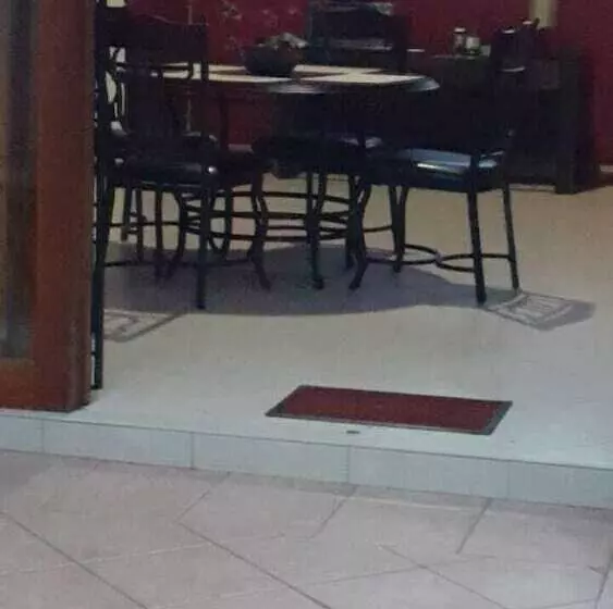 تختخواب و صبحانه Rafjam New Kingston