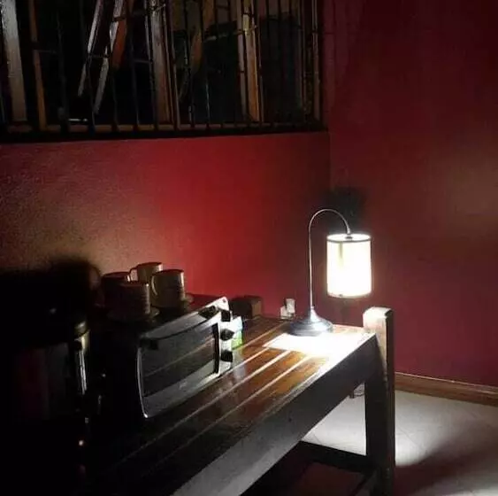 تختخواب و صبحانه Rafjam New Kingston