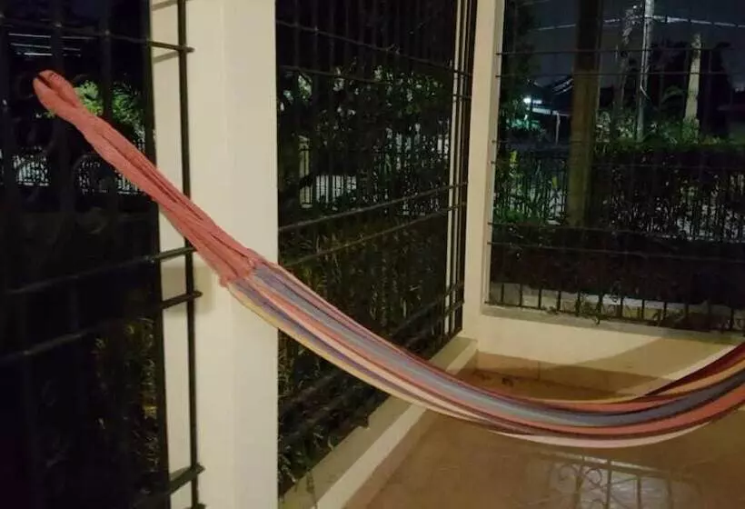 تختخواب و صبحانه Rafjam New Kingston