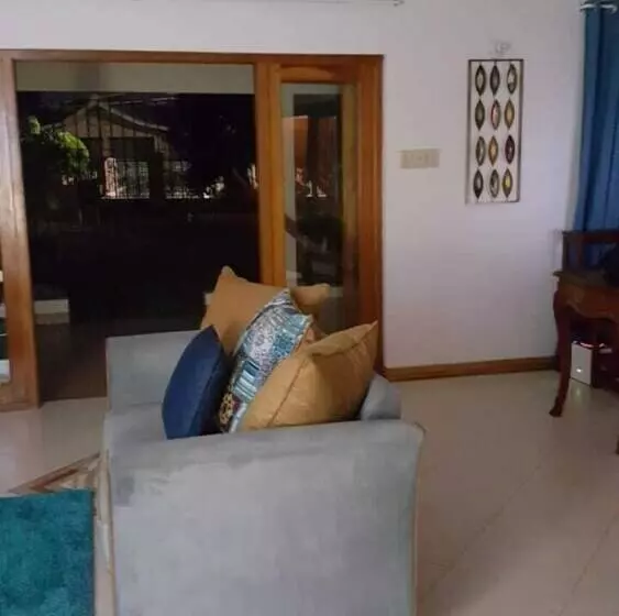 تختخواب و صبحانه Rafjam New Kingston