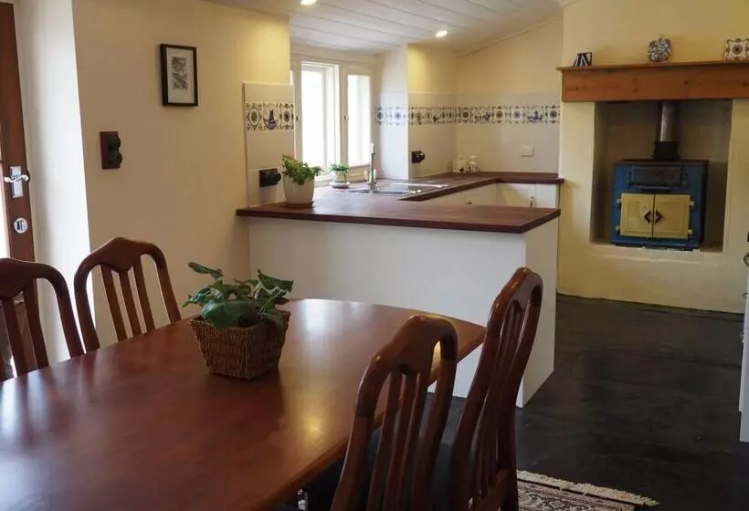 Cobblers Cottage B & B Accommodation