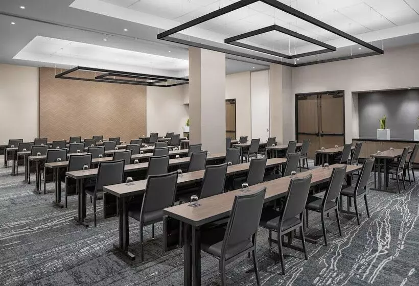 Ac Hotel By Marriott Miami Brickell