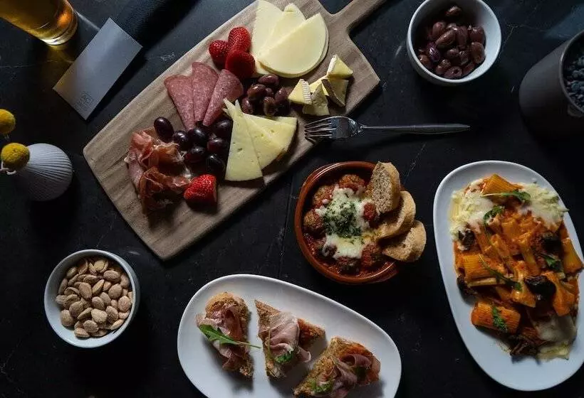 Ac Hotel By Marriott Miami Brickell