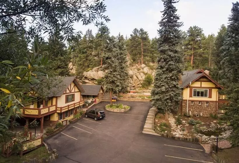 Hotelli Alpen Way Chalet Mountain Lodge