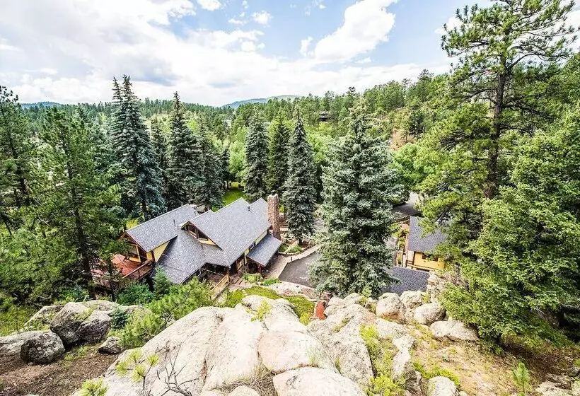 Hotelli Alpen Way Chalet Mountain Lodge