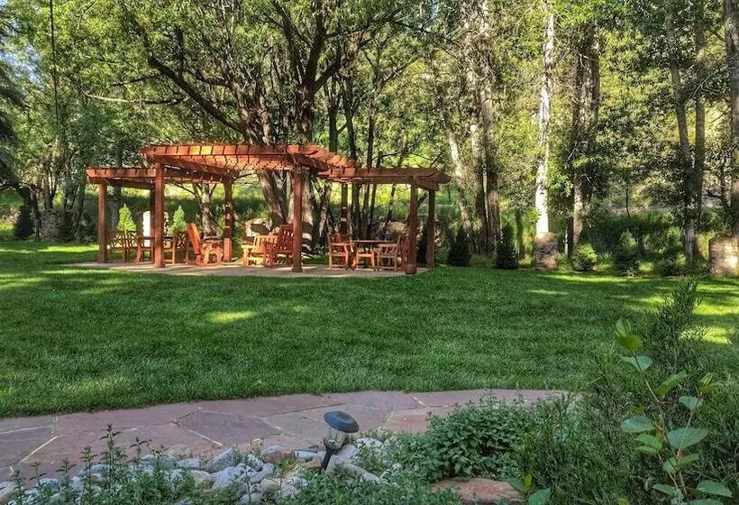 Hotelli Alpen Way Chalet Mountain Lodge