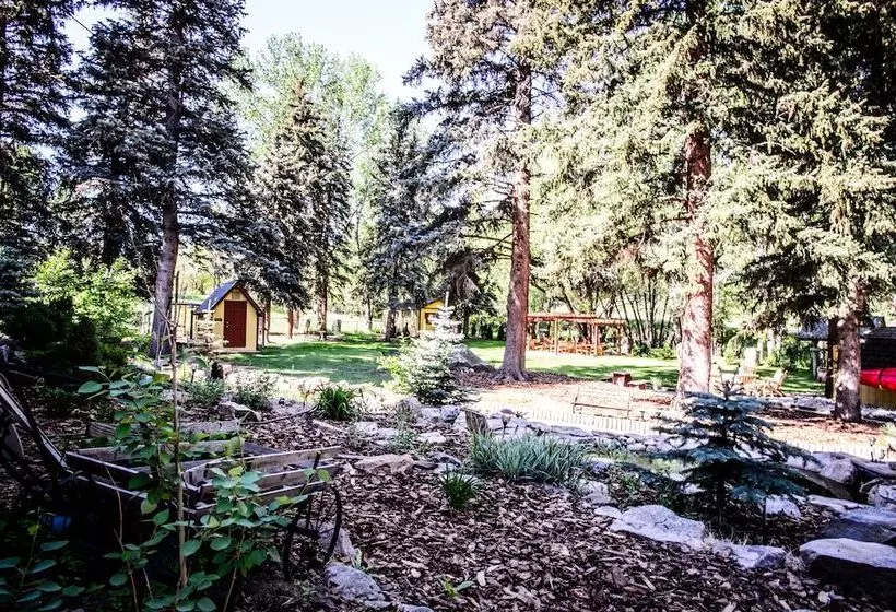 Hotelli Alpen Way Chalet Mountain Lodge