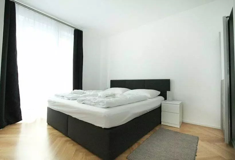 هتل Edelweiss City Apartments State Opera