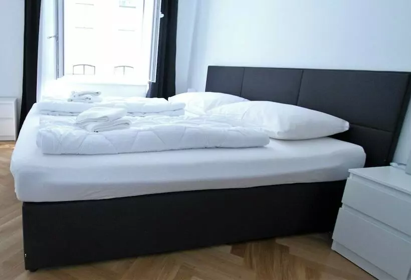 هتل Edelweiss City Apartments State Opera