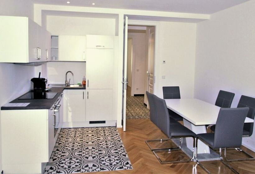 هتل Edelweiss City Apartments State Opera