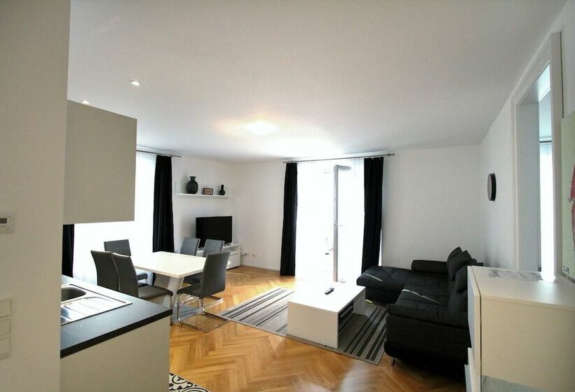 هتل Edelweiss City Apartments State Opera