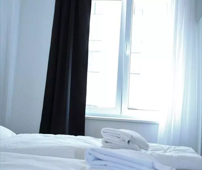 هتل Edelweiss City Apartments State Opera
